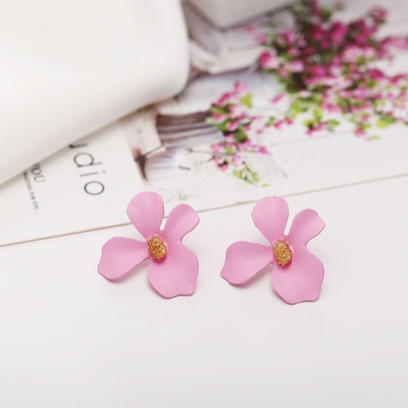 Boho Pink Flower 🌸 Earrings - Picture 2 of 5
